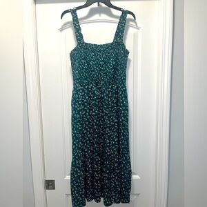 GAP, NWT smocked midi dress, elastic straps, tiered hem and pockets. Size L